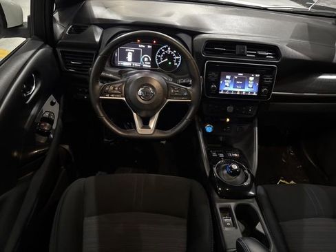 Used 2018 Nissan Leaf SV w/ SV Technology Package FWD image 30