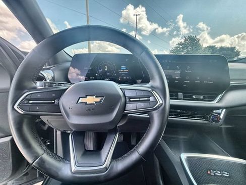 Certified 2025 Chevrolet Equinox LT w/ Convenience Package II AWD/4WD image 11