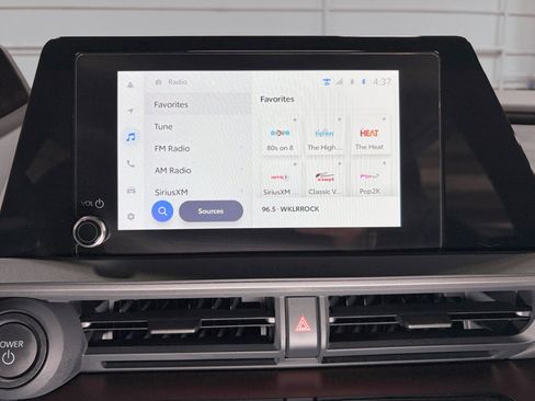 Used 2025 Toyota Prius Plug-In Hybrid image 10