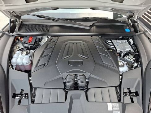 Certified 2025 Porsche Cayenne Turbo AWD/4WD image 30