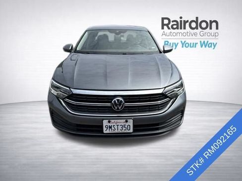 Used 2024 Volkswagen Jetta SE FWD image 2