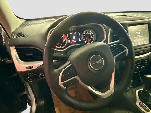 Used 2018 Jeep Cherokee Latitude Plus w/ Cold Weather Group image 12