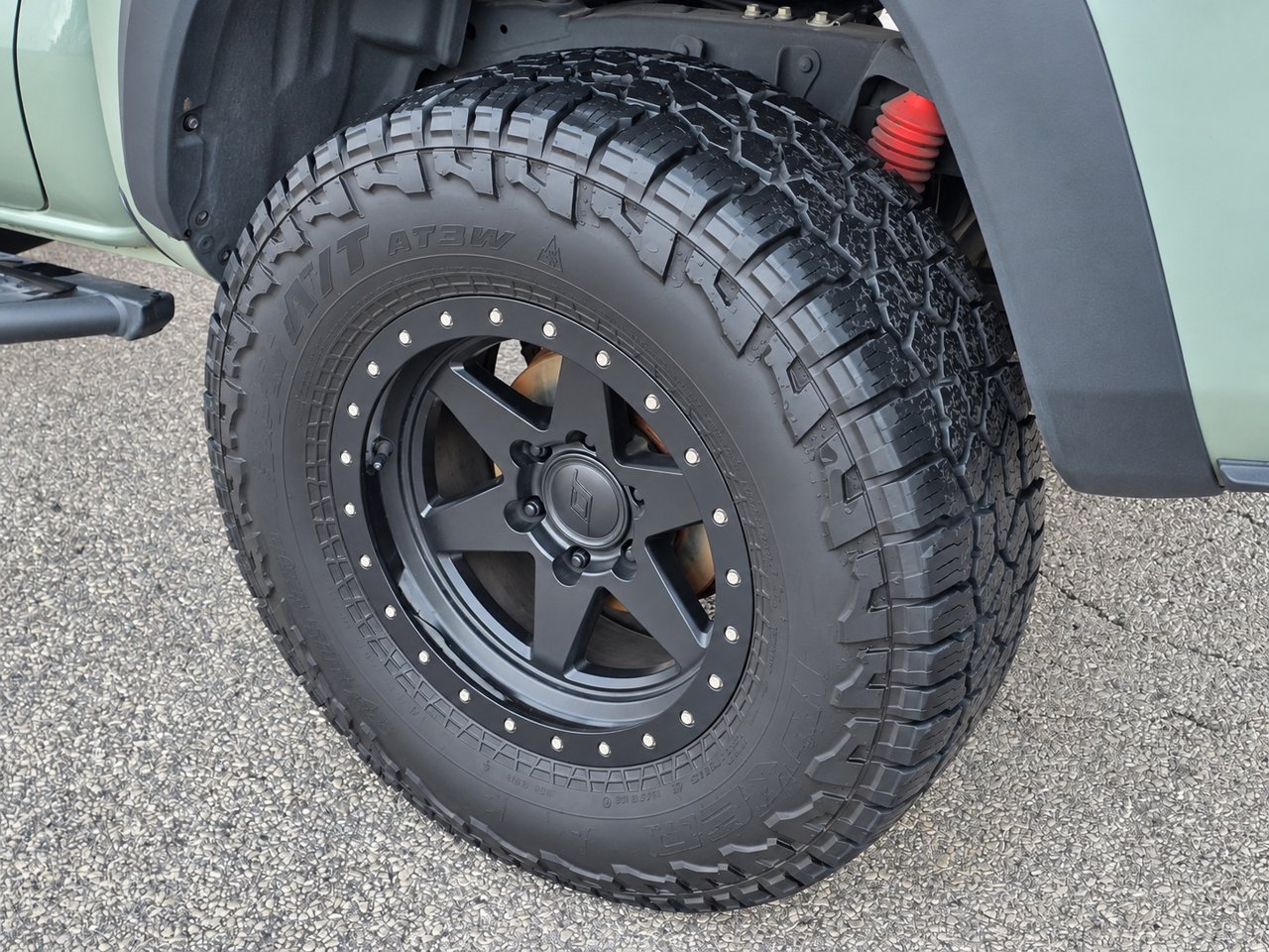Used 2022 Toyota Tacoma TRD Off-Road w/ Technology Package AWD/4WD image 14