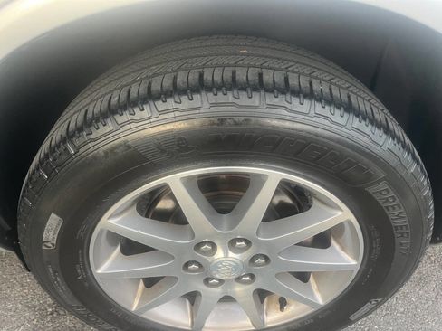 Used 2013 Buick Enclave Leather image 18