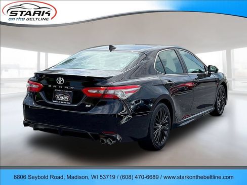 Used 2019 Toyota Camry SE FWD image 6