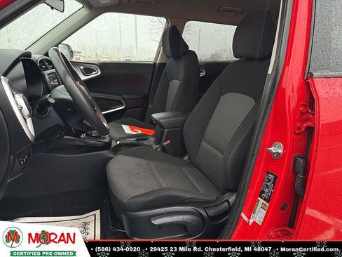 Used 2025 Kia Soul LX w/ LX Technology Package image 11