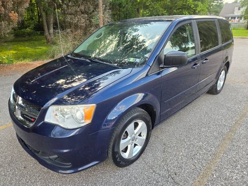 Used 2013 Dodge Grand Caravan SE FWD image 3