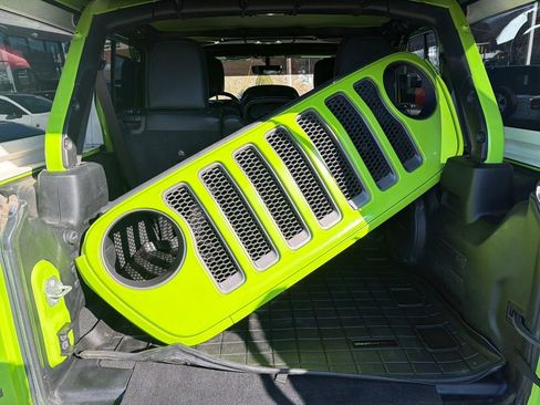 Used 2021 Jeep Wrangler Unlimited Rubicon image 25