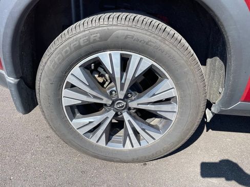 Used 2023 Nissan Rogue SV FWD image 10