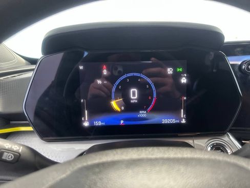 Used 2025 Chevrolet Trax LT FWD image 20