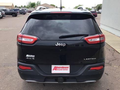 Used 2018 Jeep Cherokee Limited w/ Trailer Tow Group AWD/4WD image 6