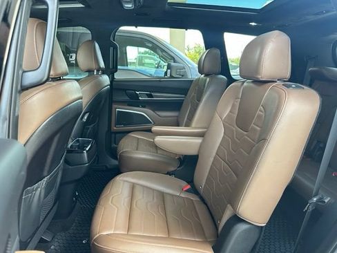 Used 2021 Kia Telluride SX w/ SX Prestige Package AWD/4WD image 16