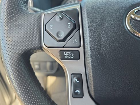 Used 2022 Toyota Tacoma TRD Sport image 19