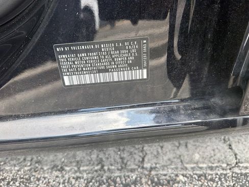 Used 2025 Volkswagen Jetta SE FWD image 6