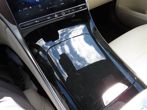 Used 2026 Mercedes-Benz GLC 300 4MATIC image 16