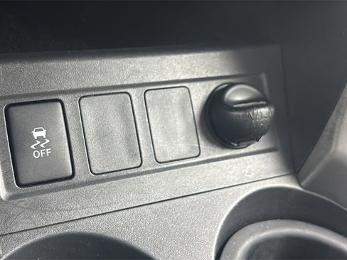 Used 2011 Toyota RAV4 4WD image 28