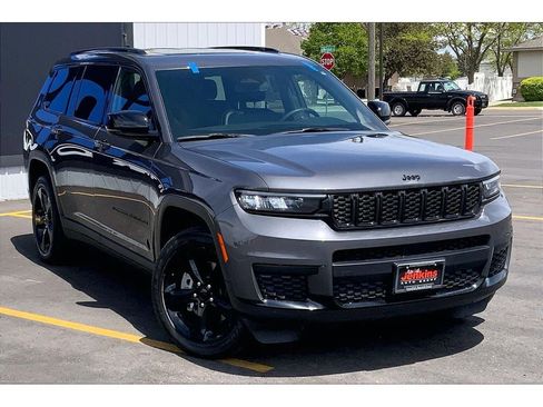 Used 2024 Jeep Grand Cherokee L Altitude AWD/4WD image 2