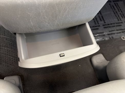 Used 2012 Kia Sedona LX w/ PWR Pkg image 24