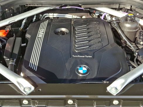 Used 2022 BMW X5 xDrive40i w/ M Sport Package image 29