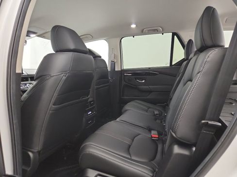 Used 2025 Honda Pilot EX-L image 29