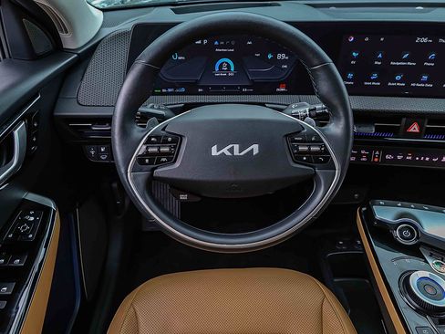 Certified 2023 Kia EV6 GT-Line AWD/4WD image 18