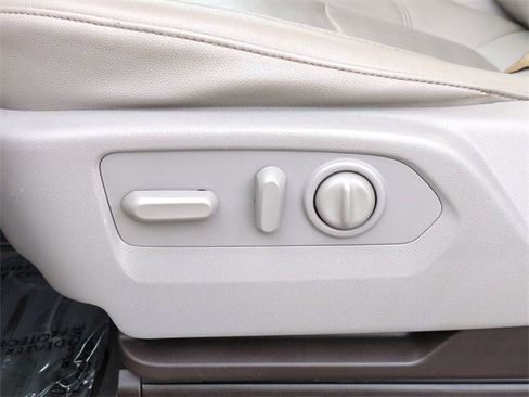 Used 2021 Chevrolet Silverado 2500 LTZ w/ LTZ Convenience Package image 12