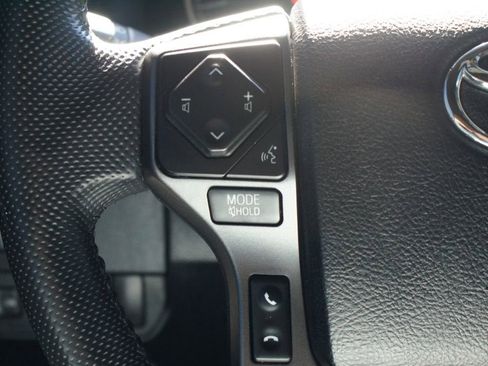 Used 2021 Toyota Tacoma TRD Sport w/ Technology Package image 8