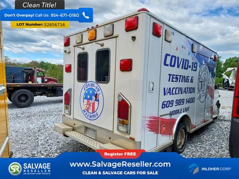 Used 2014 GMC Savana 4500 w/ Ambulance Package RWD image 4