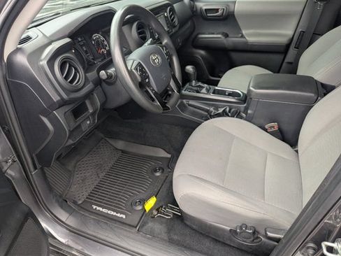 Used 2018 Toyota Tacoma SR w/ SR Convenience Package RWD image 9