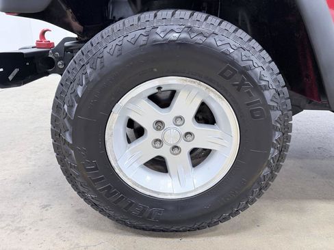 Used 2005 Jeep Wrangler Unlimited AWD/4WD image 11