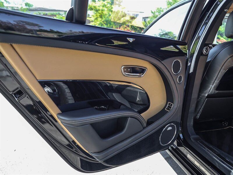Used 2016 Bentley Mulsanne Speed RWD image 23
