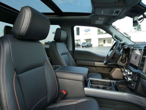 New 2026 Ford F250 Lariat w/ Black Appearance Package AWD/4WD image 11