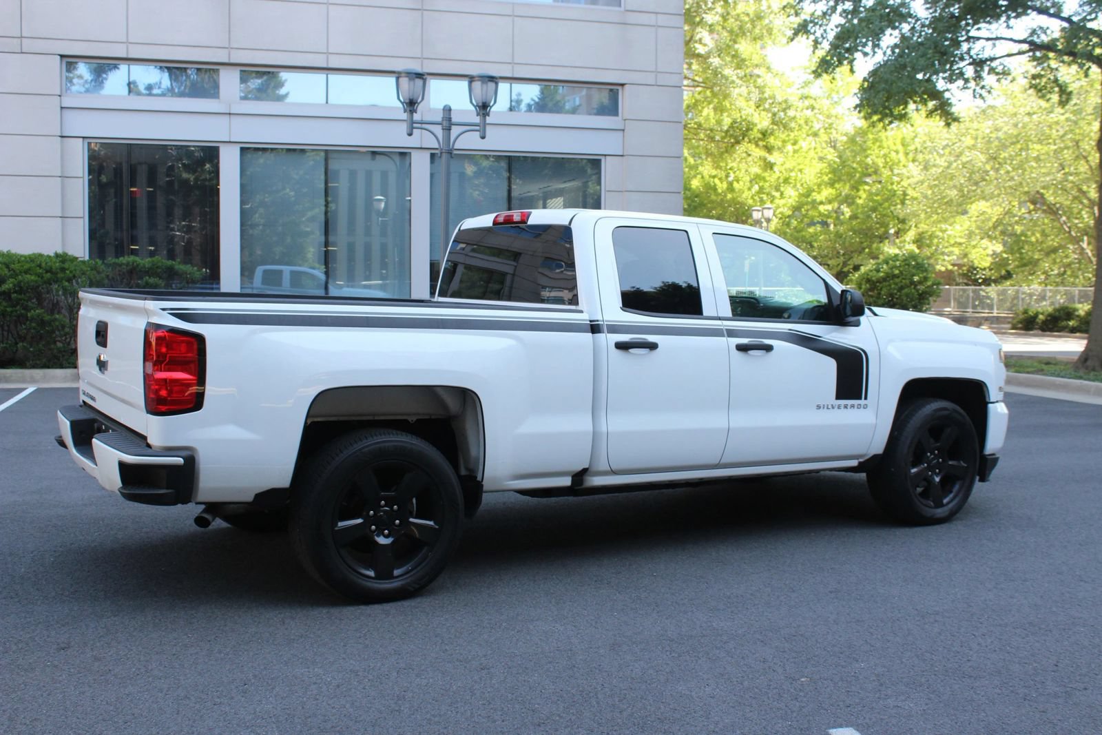 Used 2018 Chevrolet Silverado 1500 Custom w/ Rally 1 Edition RWD image 7