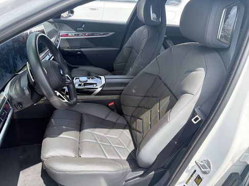 Used 2023 BMW 740i RWD image 13