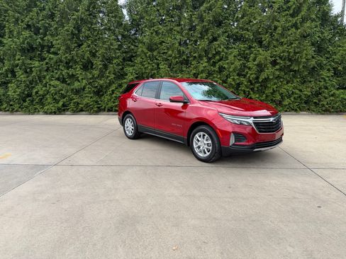 Used 2023 Chevrolet Equinox LT FWD image 1