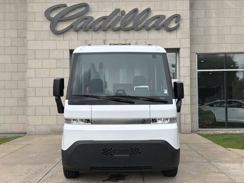 Used 2024 Chevrolet Brightdrop 400 w/ Commercial Equipment Package AWD/4WD image 9
