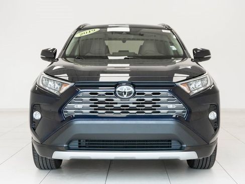 Used 2019 Toyota RAV4 Limited image 5