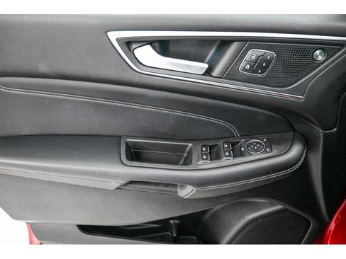 Used 2022 Ford Edge Titanium w/ Class II Trailer Tow Package image 8