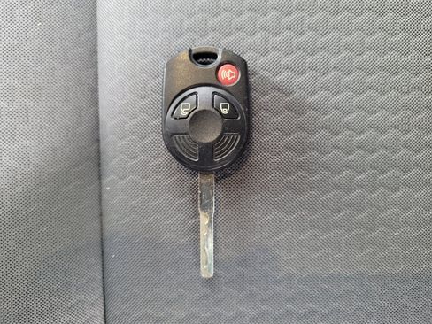 Used 2018 Ford Escape SE image 32