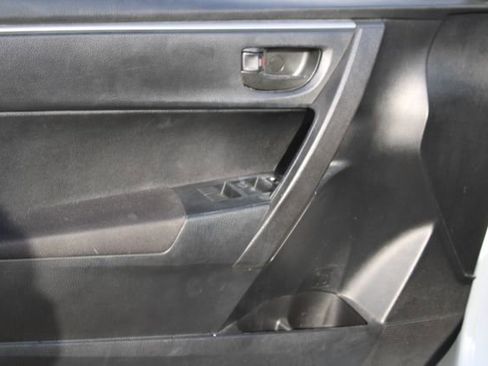 Used 2016 Toyota Corolla L FWD image 7