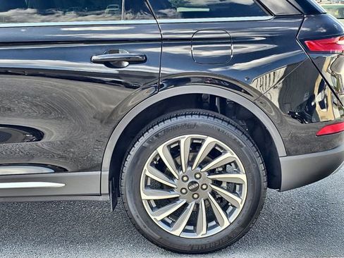 Used 2023 Lincoln Corsair Reserve w/ Equipment Group 201A FWD image 12