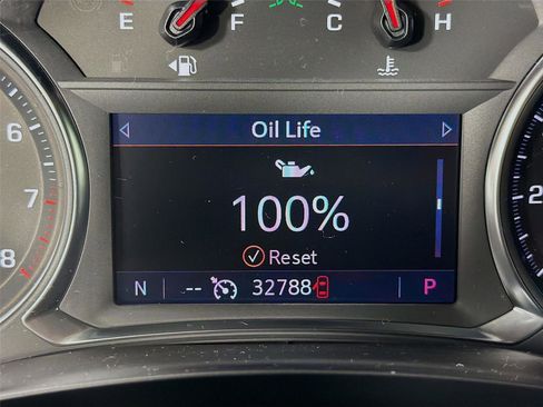 Used 2023 Chevrolet Traverse LT image 13