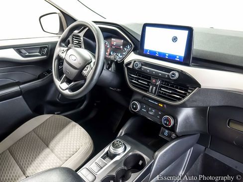 Used 2022 Ford Escape SE image 24