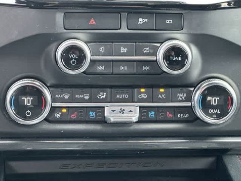 Used 2023 Ford Expedition Max Limited image 16