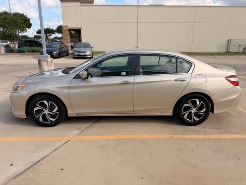 Used 2016 Honda Accord LX image 5