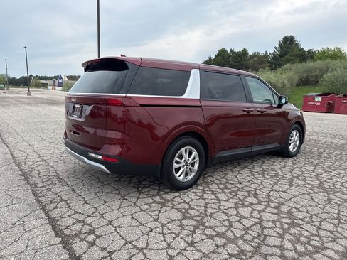 Used 2024 Kia Carnival LX FWD image 23