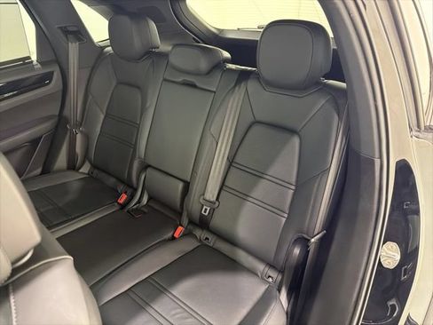Used 2022 Porsche Cayenne Platinum Edition AWD/4WD image 16