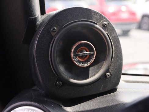Used 2016 Jeep Wrangler Rubicon w/ Power Convenience Group AWD/4WD image 17