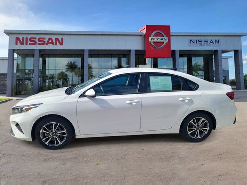 Used 2023 Kia Forte LXS FWD image 5