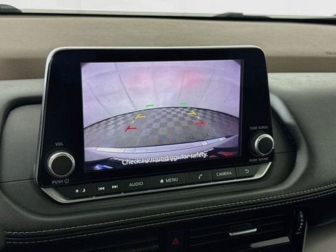 Used 2022 Nissan Rogue SV FWD image 14